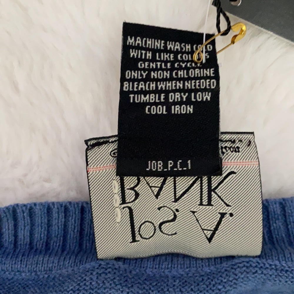 NWT! Jos. A Bank v-neck sweater in a light blue color - Picture 3 of 4